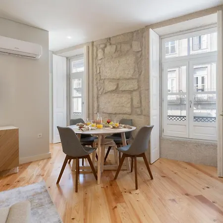 Apartment Host Wise - Enchanting Design Flat - Premium Location Porto