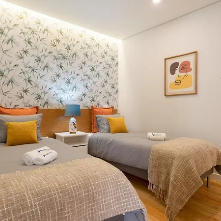 Host Wise - Enchanting Design Flat - Premium Location Apartment